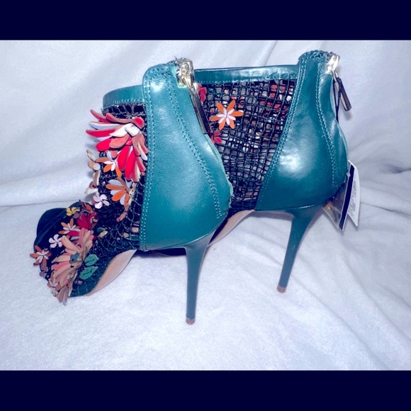 RARE & NWT Blogger Favorite Zara Green Mesh Floral Heels 38/7.5 - Picture 4 of 4